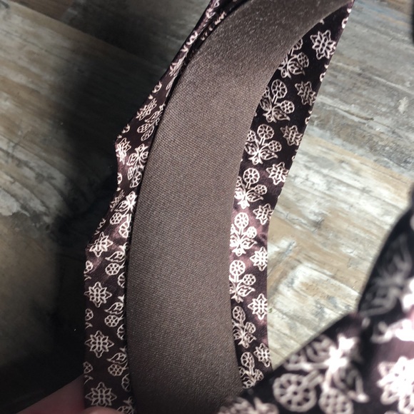 Banana Republic wide flower print headband - Picture 3 of 5